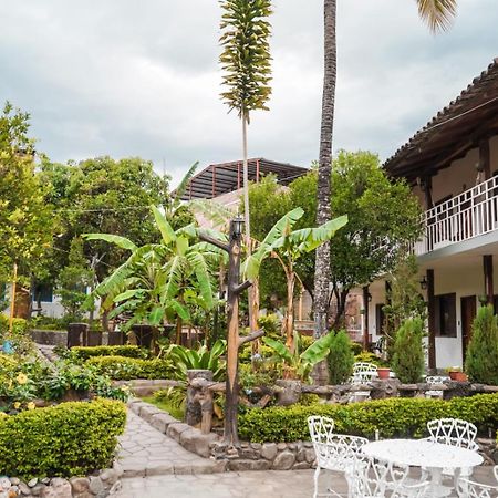 Hostal Jardin Escondido Vilcabamba Buitenkant foto